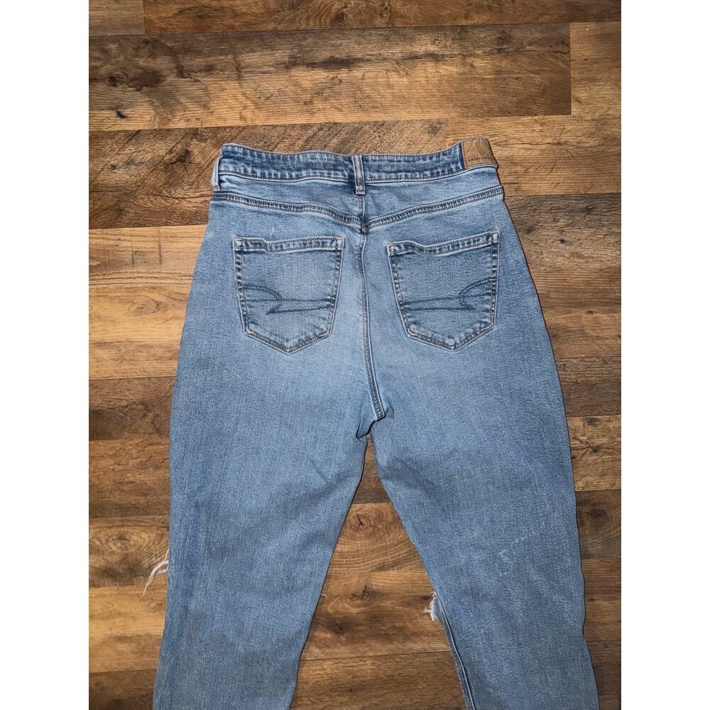 American Eagle women’s STRIGID distressed mom jeans - Picture 12 of 16
